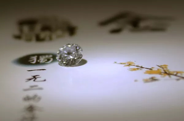 骨灰纪念钻石：让生命化作珍宝把爱收藏